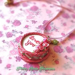 Old Fashioned Cake Necklace
